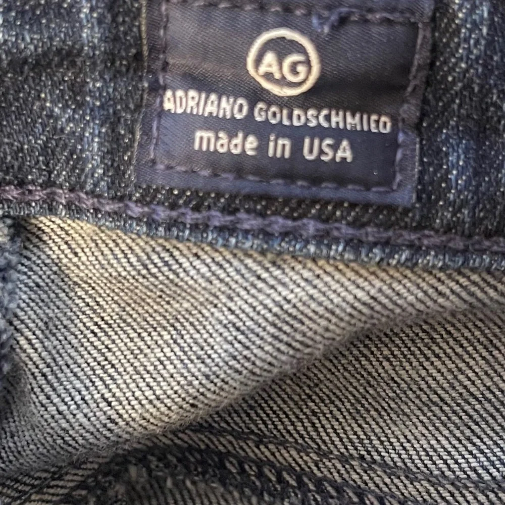 AG‎ Jeans - Picture 4 of 6